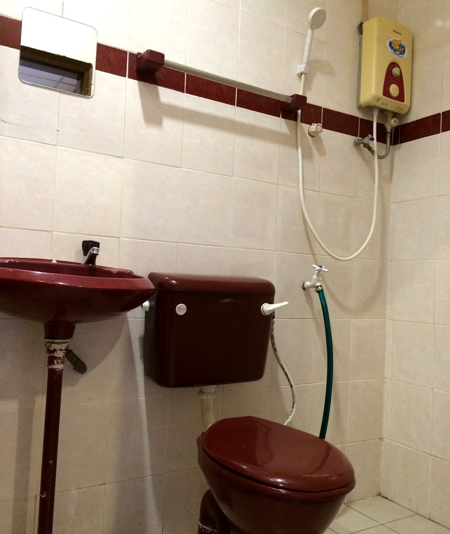 Galaxy Inn Лумут Экстерьер фото